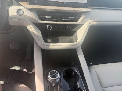 2026 Ford Explorer Active w/100A Pkg 4WD