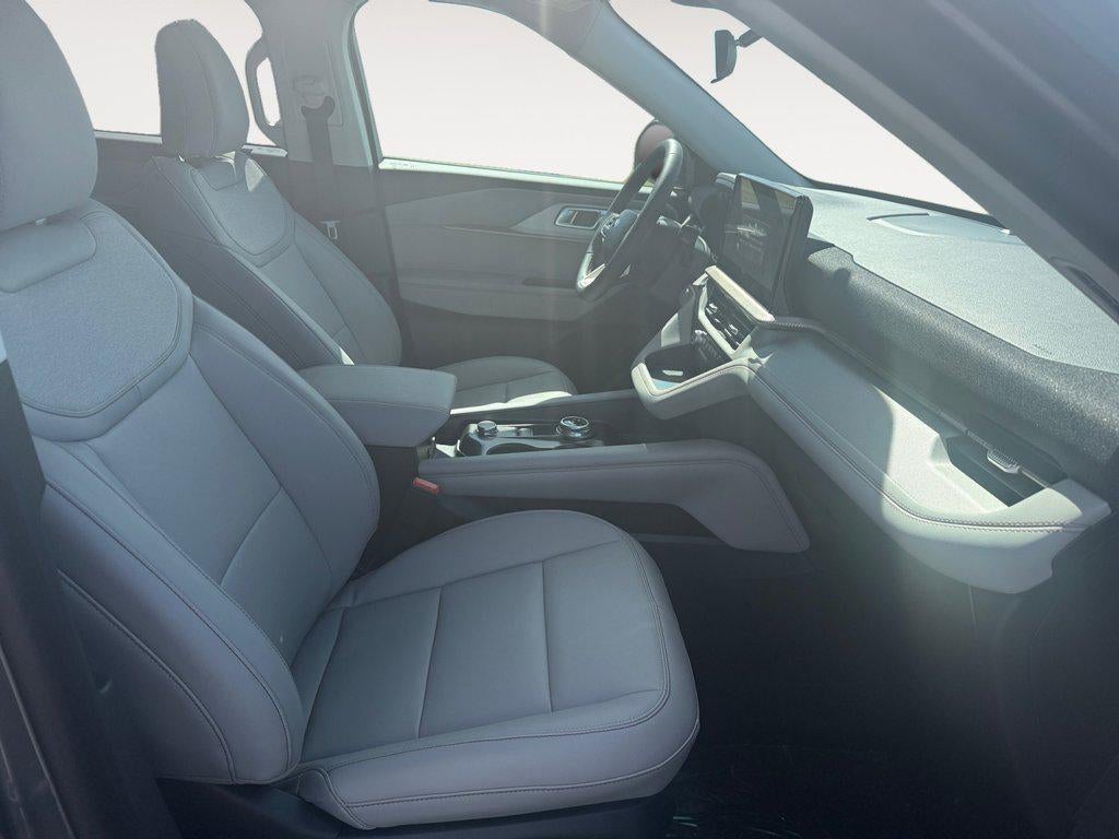 2026 Ford Explorer Active w/100A Pkg 4WD