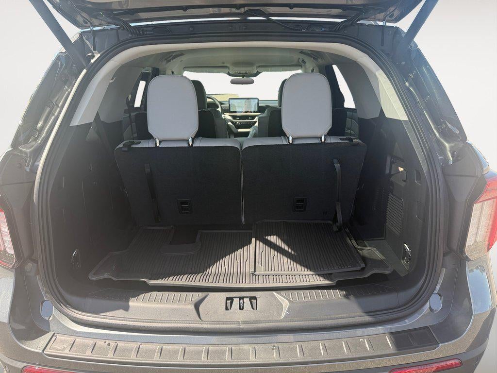 2026 Ford Explorer Active w/100A Pkg 4WD