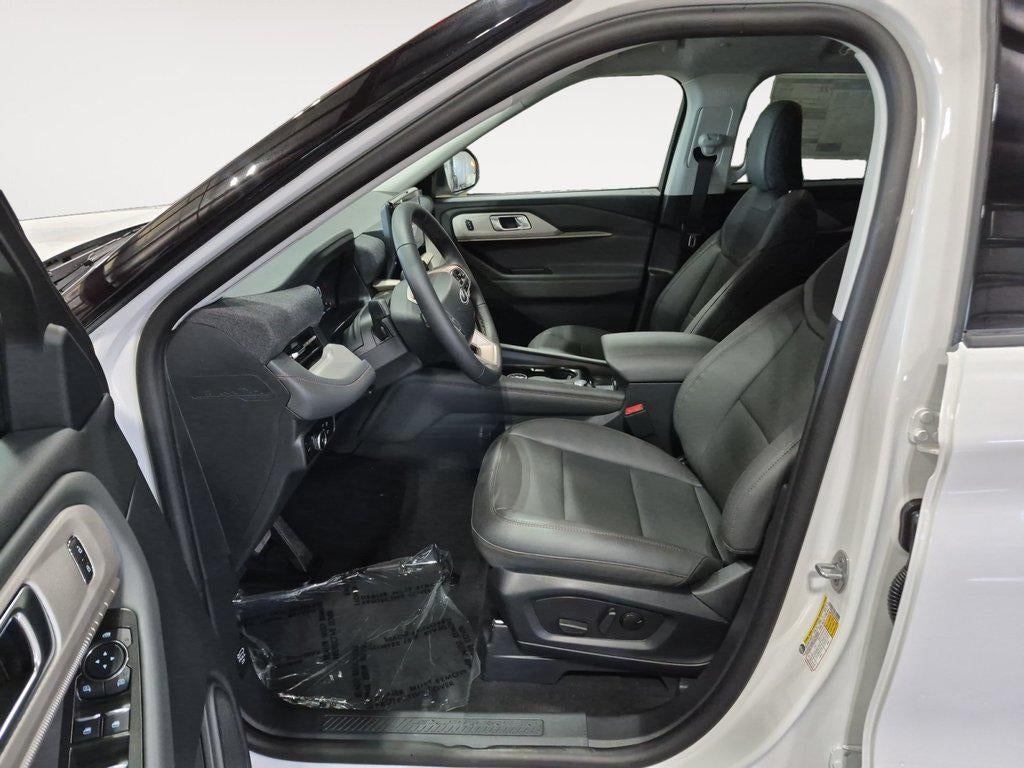 2026 Ford Explorer Active w/100A Pkg 4WD