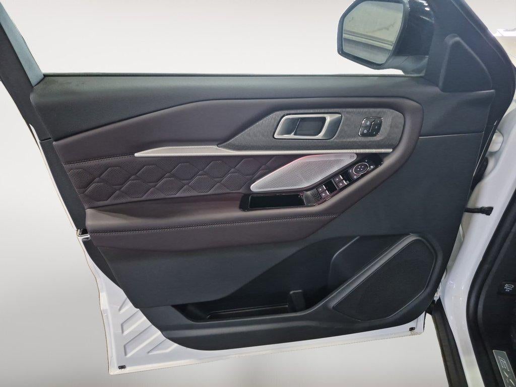 2026 Ford Explorer Platinum 4WD