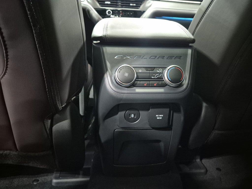 2026 Ford Explorer Platinum 4WD