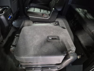 2022 Chevrolet Suburban 4WD RST