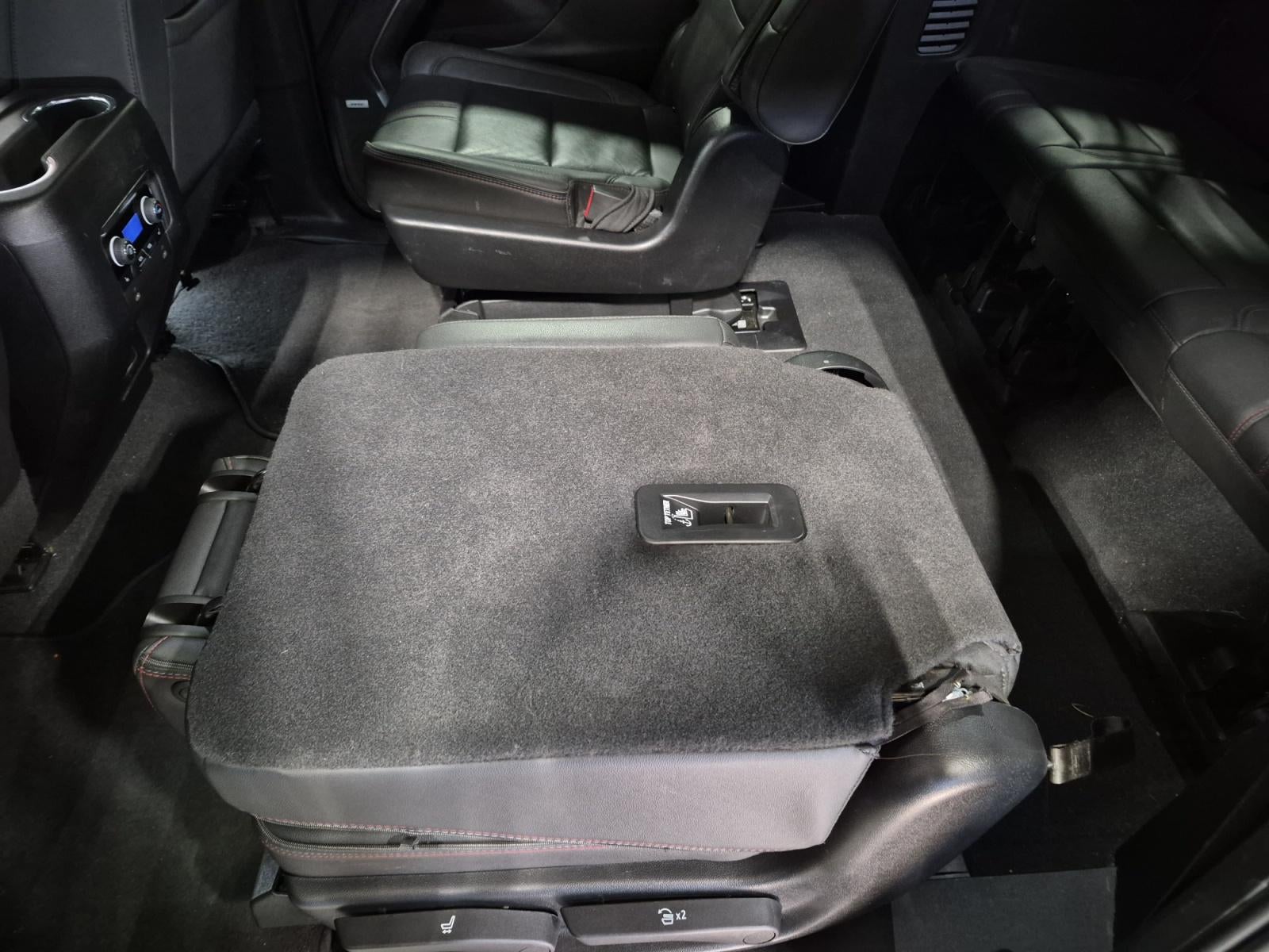 2022 Chevrolet Suburban 4WD RST