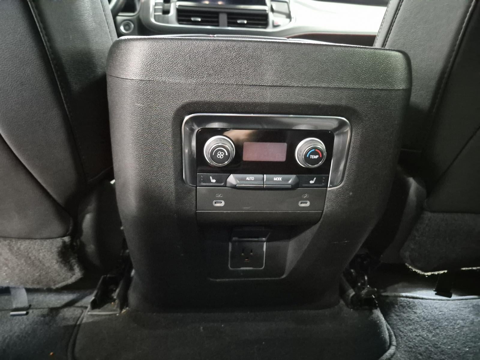 2022 Chevrolet Suburban 4WD RST