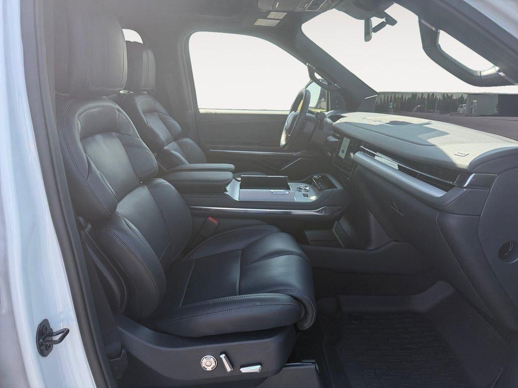 2027 Lincoln Navigator L Reserve 4x4
