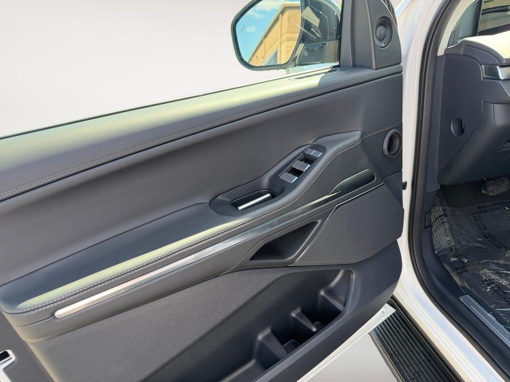 2027 Lincoln Navigator L Premiere 4x2