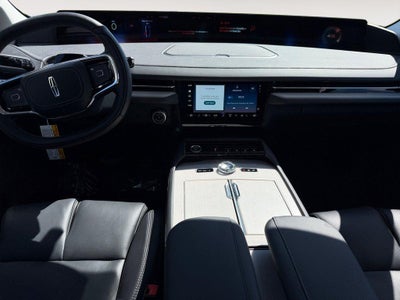 2027 Lincoln Navigator L Premiere 4x2