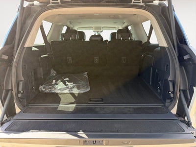 2027 Lincoln Navigator L Premiere 4x2