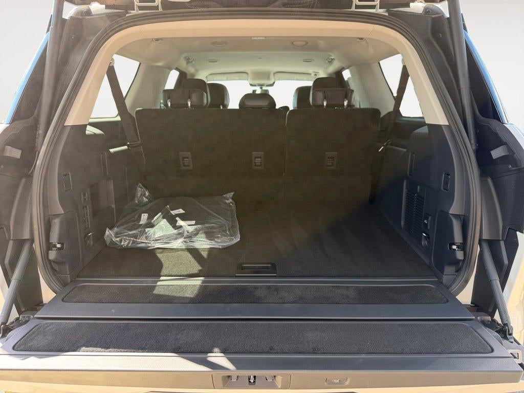 2027 Lincoln Navigator L Premiere 4x2