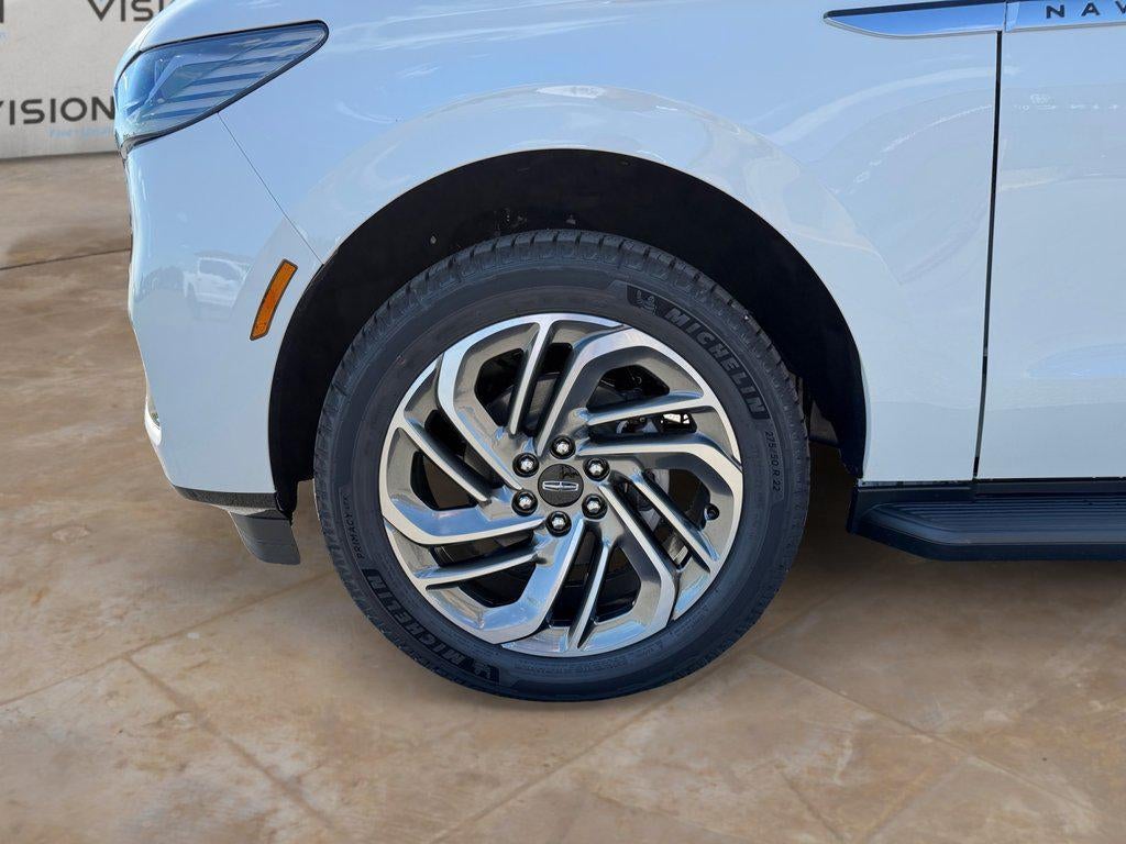 2027 Lincoln Navigator L Premiere 4x2