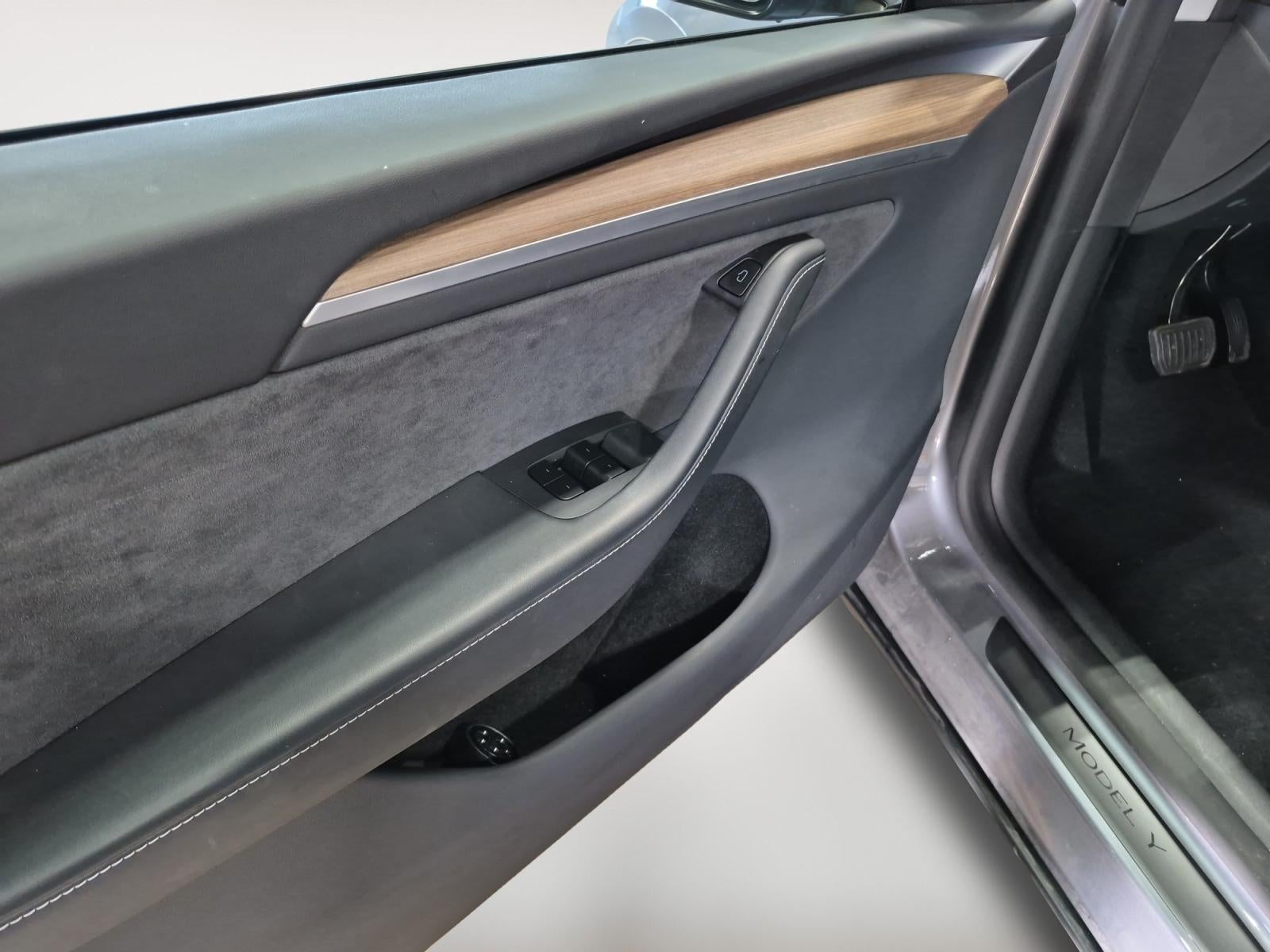 2025 Tesla Model Y Long Range Dual Motor All-Wheel Drive