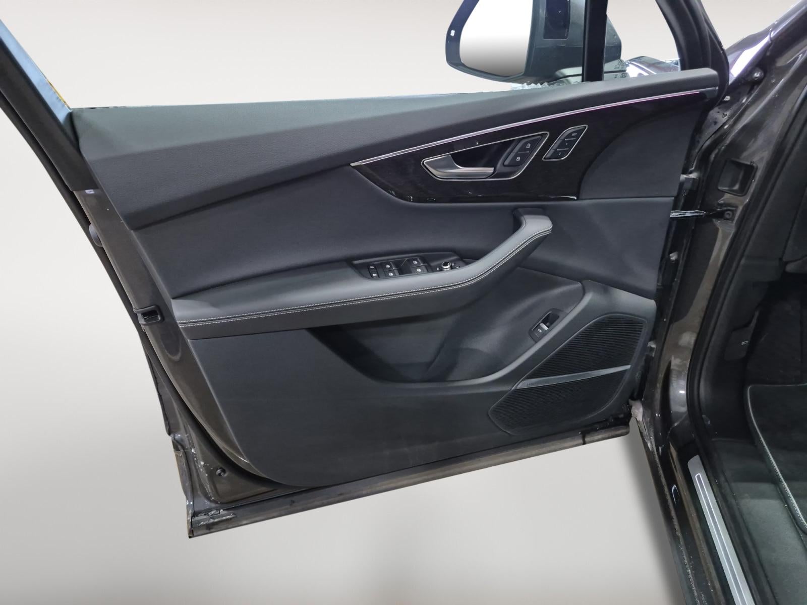 2025 Audi Q7 Premium Plus 45 TFSI quattro Tiptronic